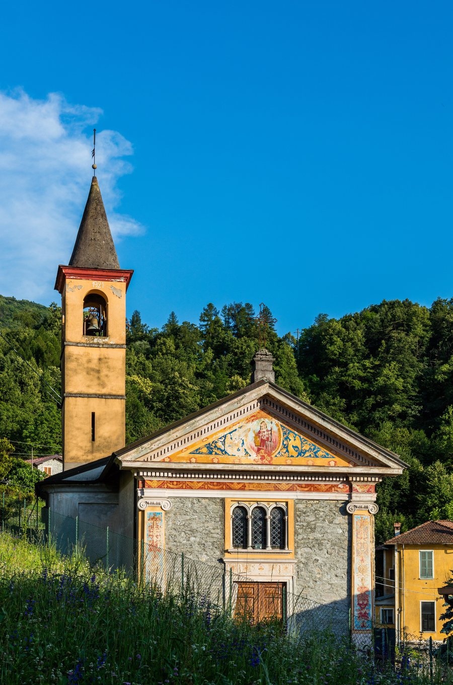 File:Iglesia de San Lorenzo, Regoledo, Perledo, Italia, 2016-06-25, DD 08.jpg