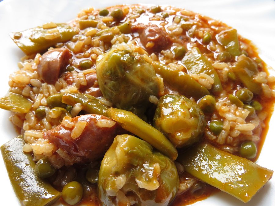 File:Guiso de arroz con coles de Bruselas, España.jpg