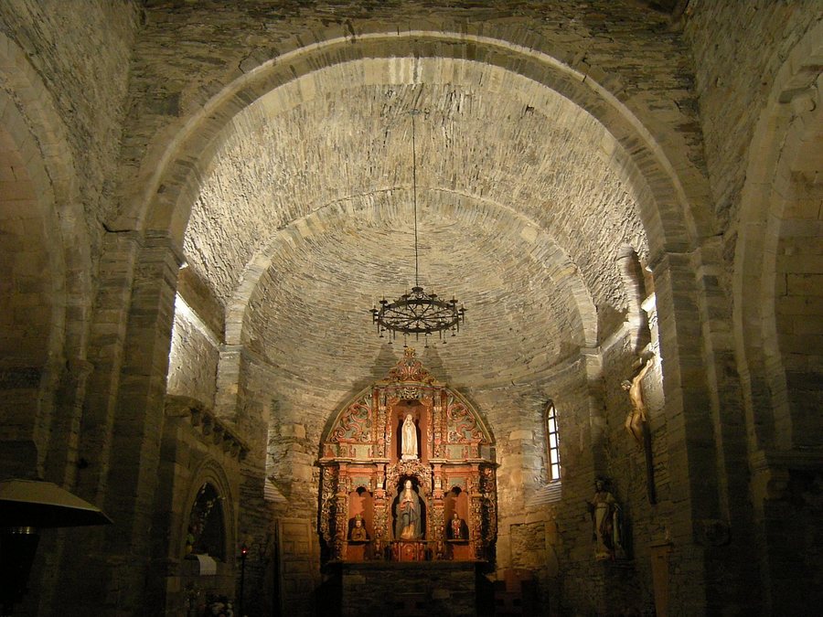 File:Monasterio de Santa María de Villanueva de Oscos (2796374867).jpg