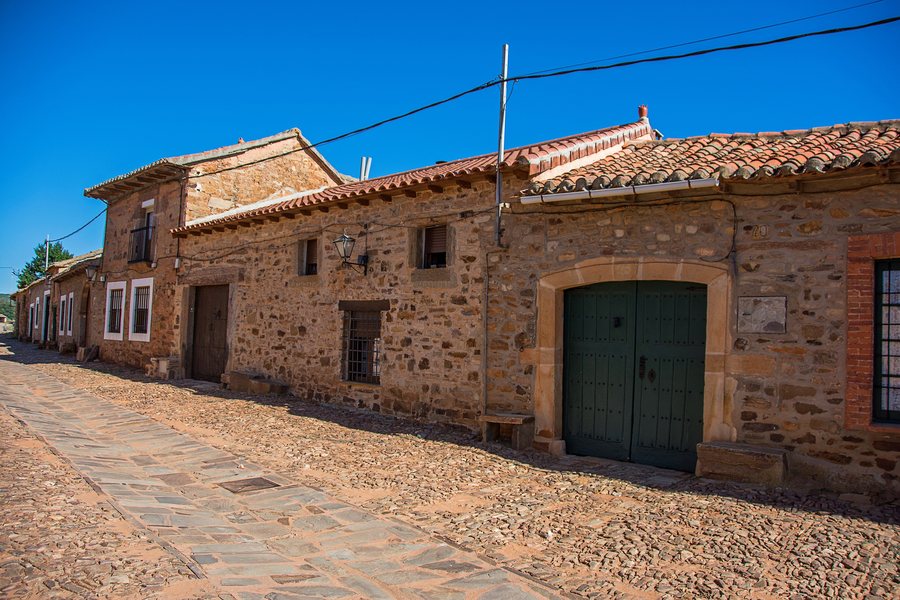 File:Castrillo de los polvazares 2018009.jpg