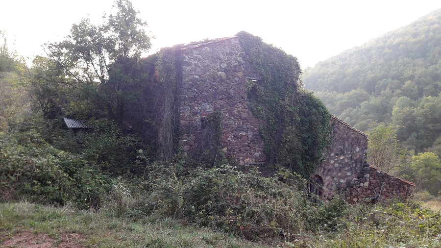 File:HostaldelaMuga Albanyà.jpg