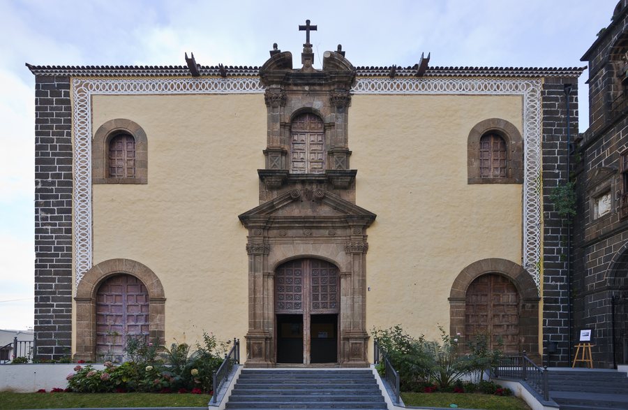 File:Iglesia y Convento San Agustín, La Orotava, Tenerife, España, 2012-12-13, DD 01.jpg