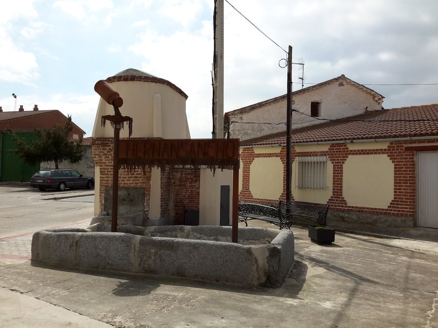 File:Hernansancho 01 by-dpc.jpg