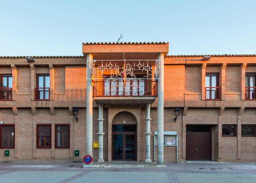 File:Ayuntamiento, Pinseque, Zaragoza, España, 2017-01-06, DD 10.jpg