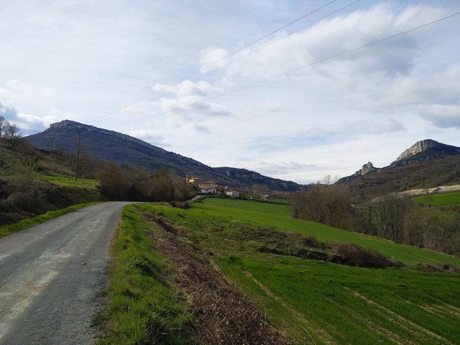 File:Kanpezu, Bujanda.jpg